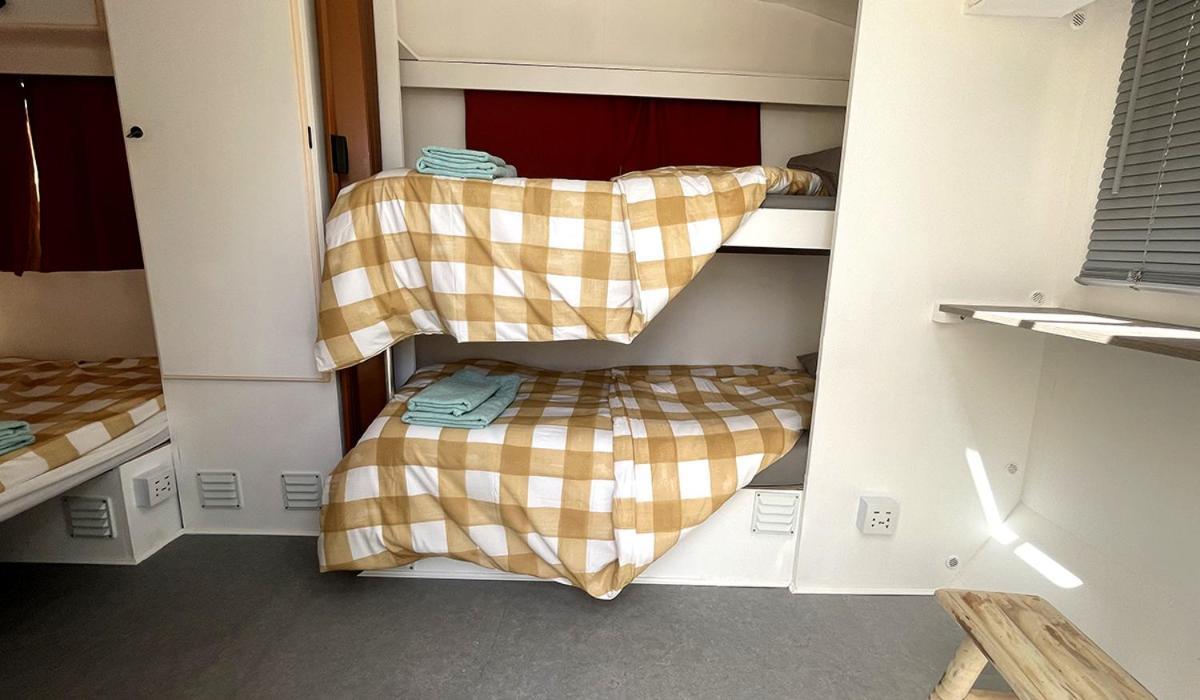 Vdb Lodge - Coworking Space - Work Relax & Sleep Sobreda Luaran gambar